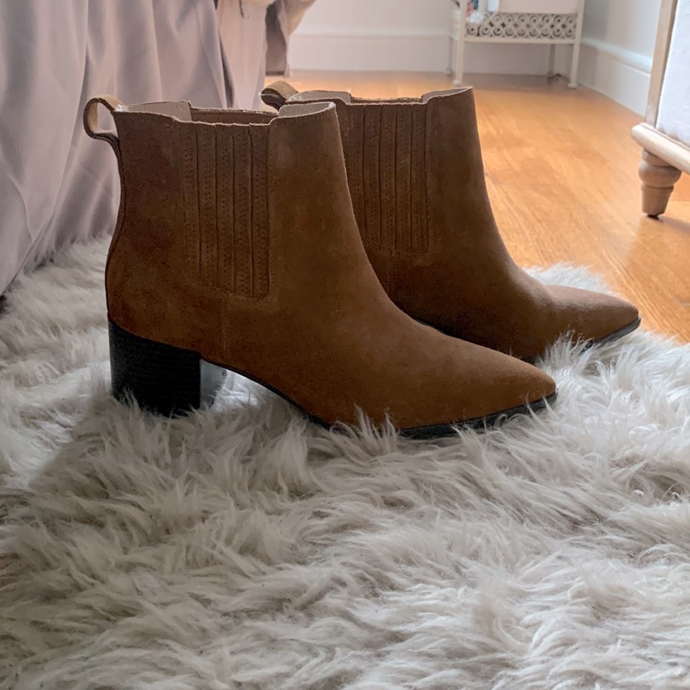 SAKS FIFTH AVENUE
Evie Suede Western Booties